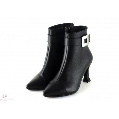 BOTAS DANSI PIEL CON HEBILLA LATERAL BOTAS DANSI PIEL CON HEBILLA LATERAL